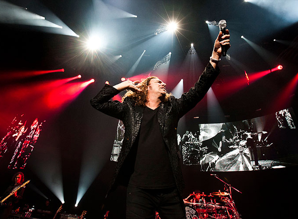 Mana at Viejas Arena